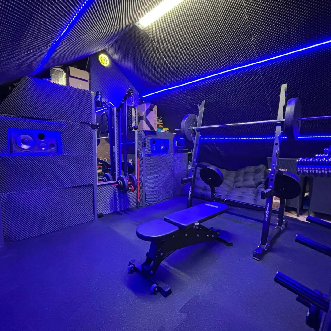 Elevate Projekt - Fitnessstudio auf dem Dachboden