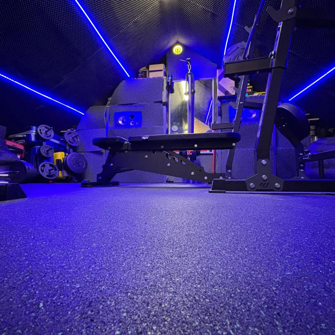 Elevate Projekt - Fitnessstudio auf dem Dachboden