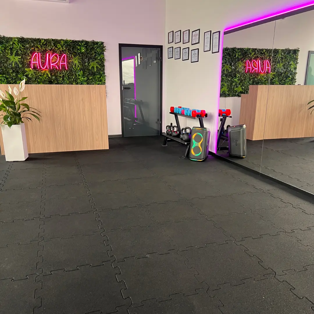 Fitnessstudio AURA Zakliczyn – Gummi-Puzzlematten 15 mm