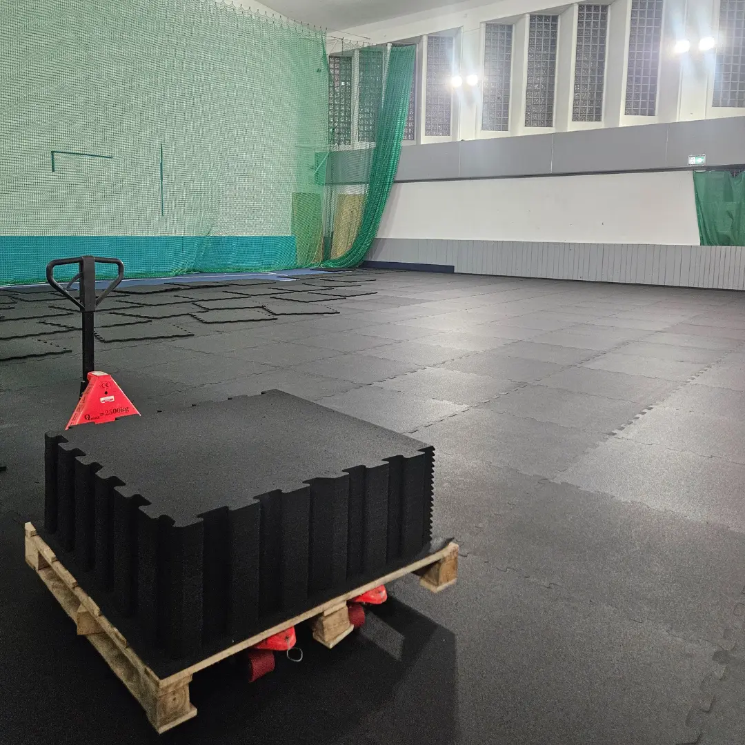 Realisierung AWF Warschau – Gummiboden in der Sporthalle