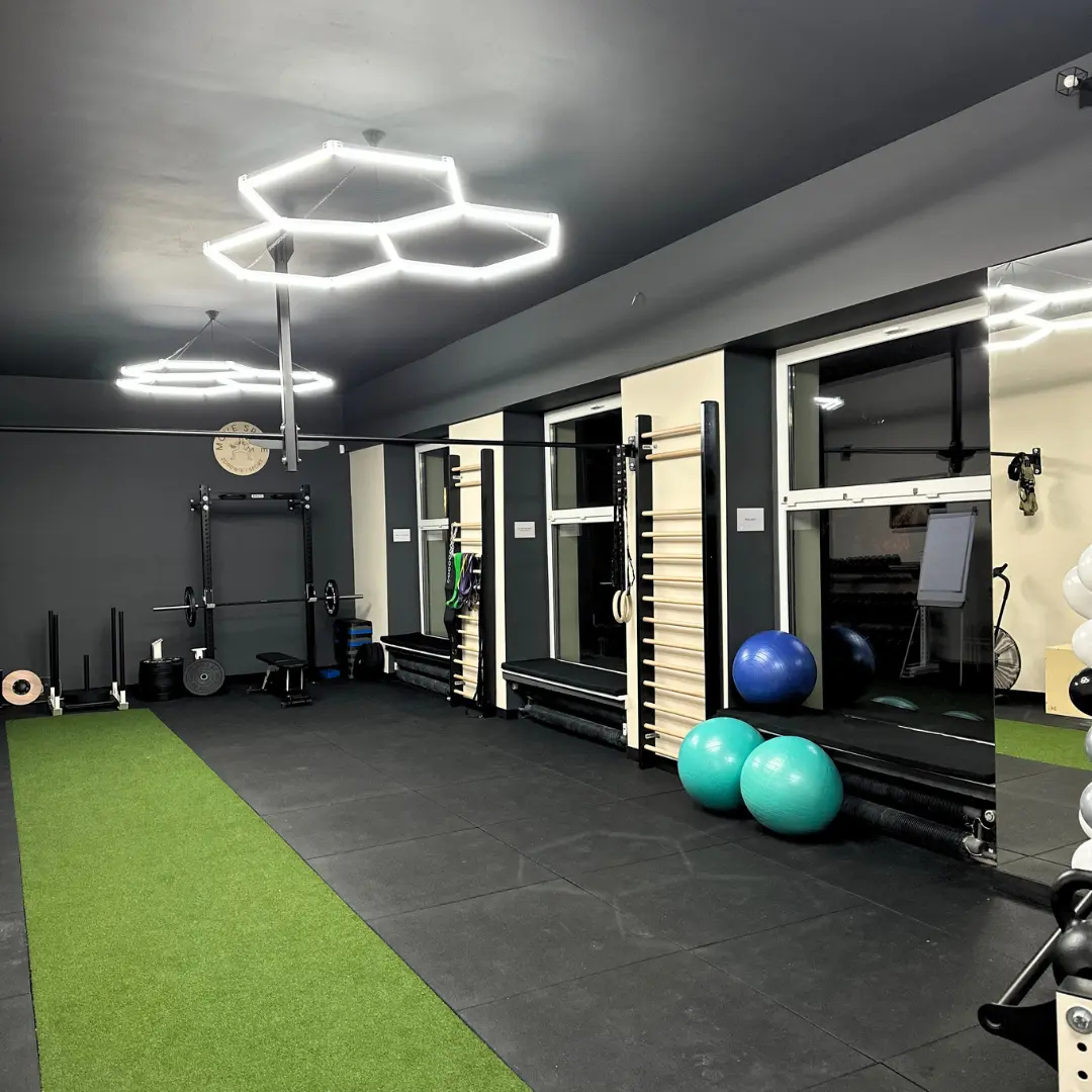 MoveSpace Mosina – Gummimatten Gym-Square Installation