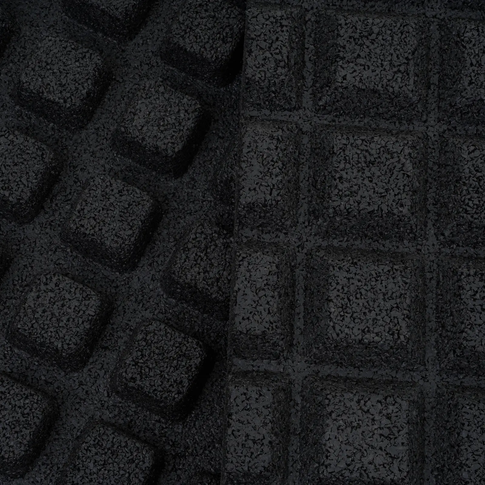 Vergleich zweier Noppen-Typen des Antishock 100x100 Gummibodens